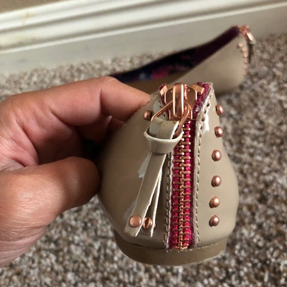 NWOB Madden Girl Patent Nude Flats Size 7 - Picture 2 of 4